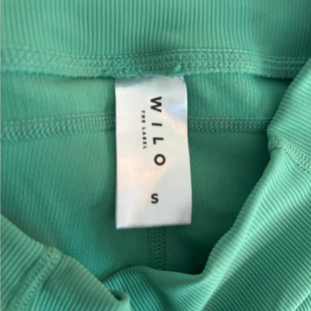 Wilo the Label Outline Ribbed Workout Leggings in Green Size Small - Picture 3 of 4